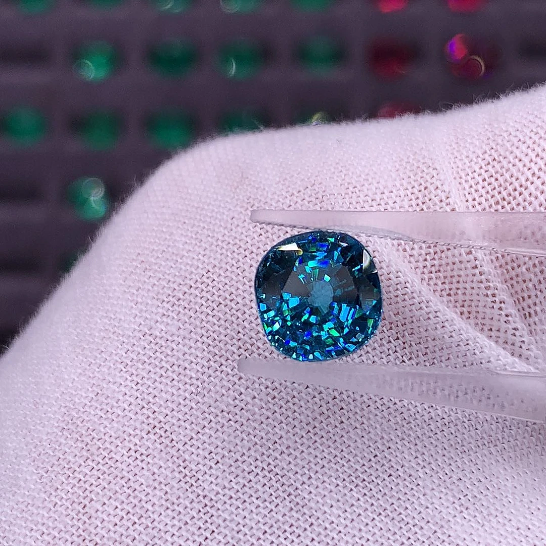 天然锆石未镶嵌9988898889959888999