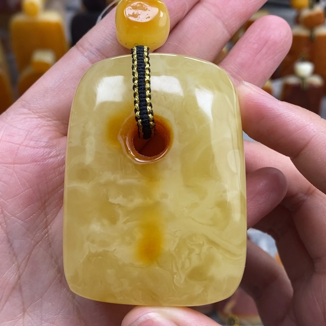 蜜蜡未镶嵌珠宝奇石