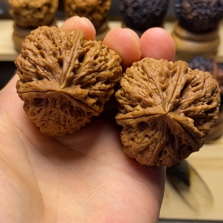 把件文玩核桃霹雳锤三棱