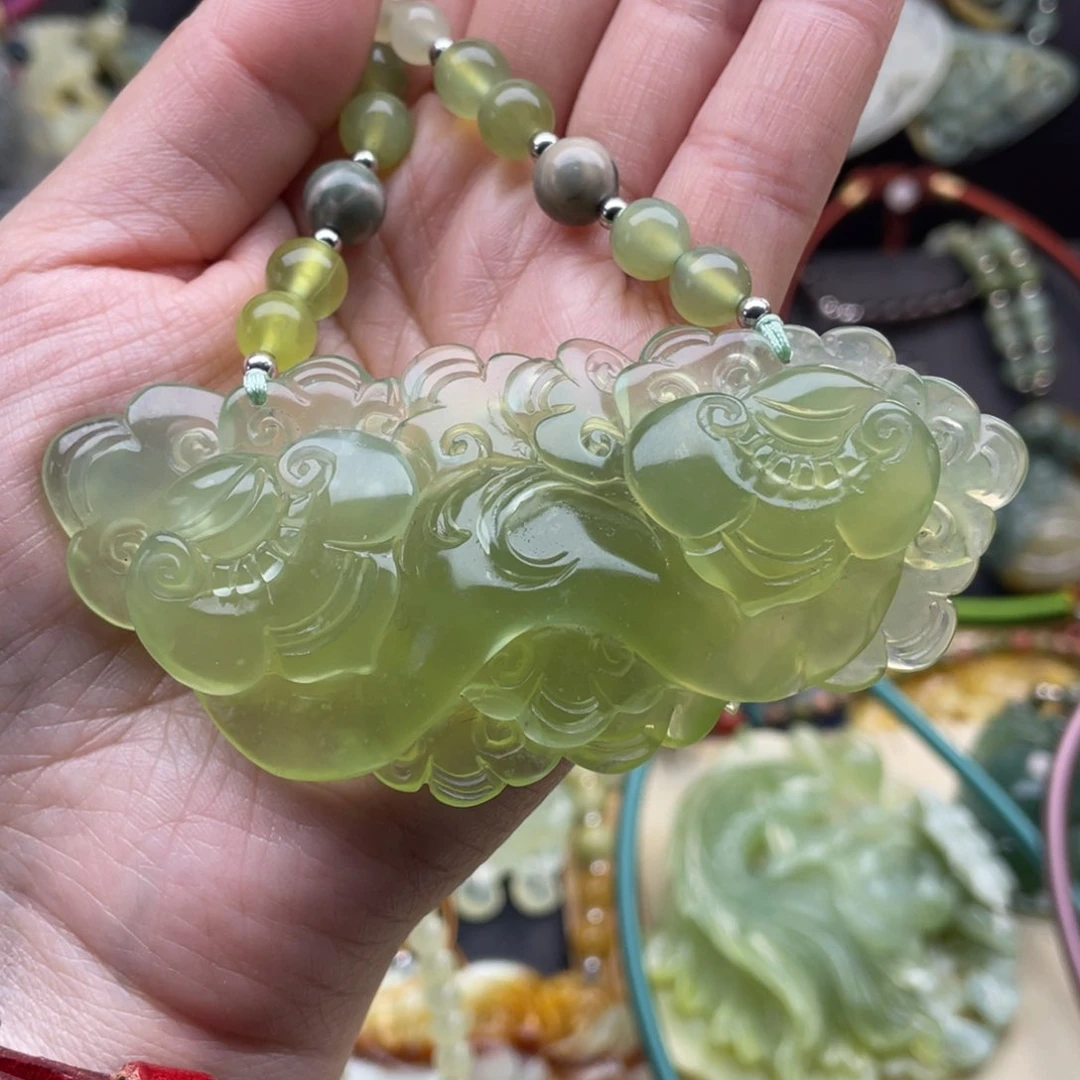 蛇纹石玉颈饰未镶嵌