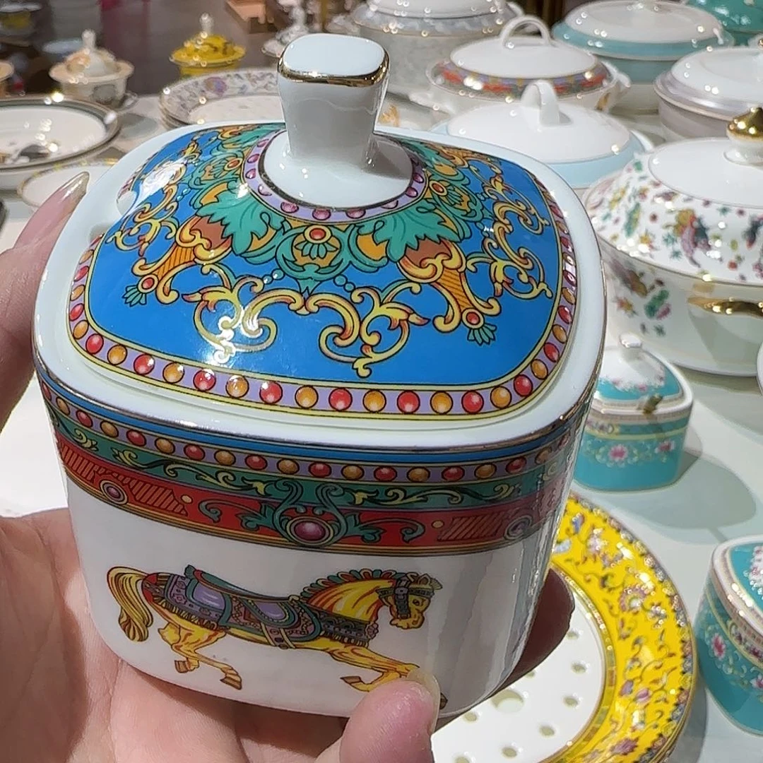 ****曼骨瓷珐琅彩工艺制作