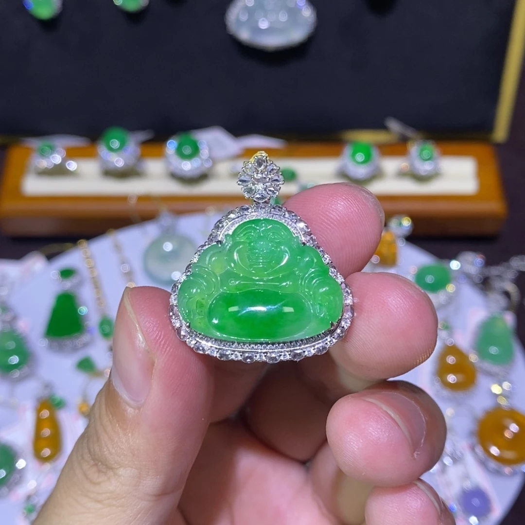 【闪购商品】颈饰18K金镶嵌翡翠