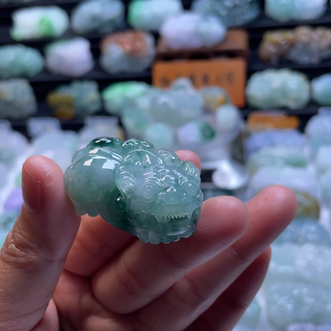 翡翠颈饰未镶嵌貔貅