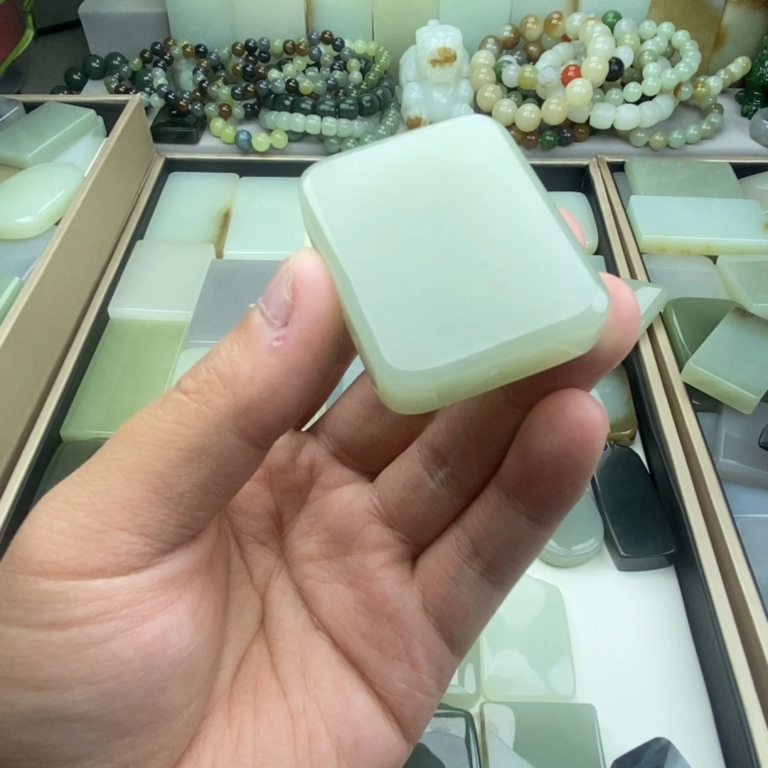 成***我和田玉未镶嵌颈饰