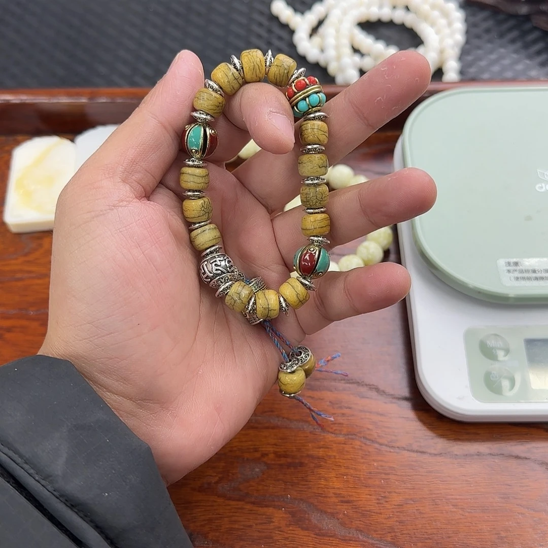 白玉菩提手串10骨头六字