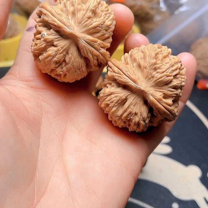 文玩核桃吊坠麒麟元宝