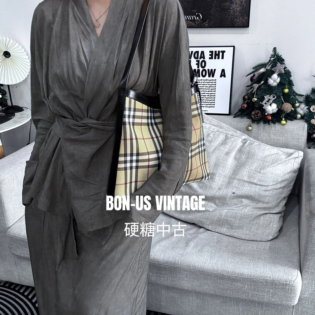 95新 BURBERRY/博柏利 8613118/hobo腋下包