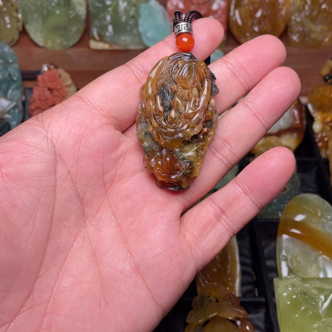 蛇纹石玉未镶嵌颈饰