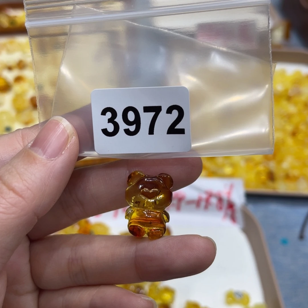 琥珀珠宝奇石未镶嵌