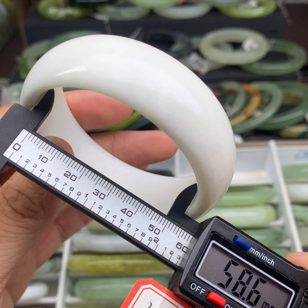 未镶嵌蛇纹石玉手镯670