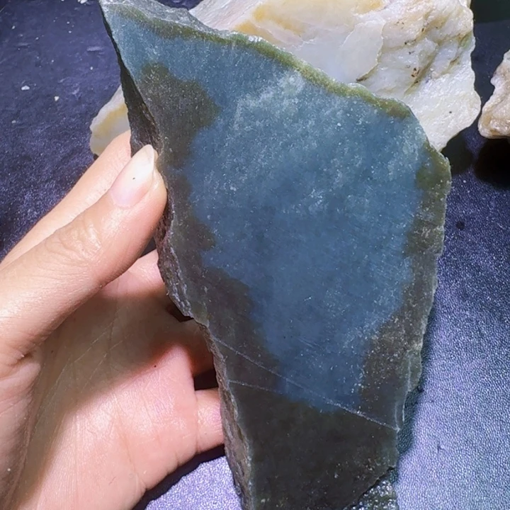 未镶嵌和田玉（糖玉）珠宝半成品