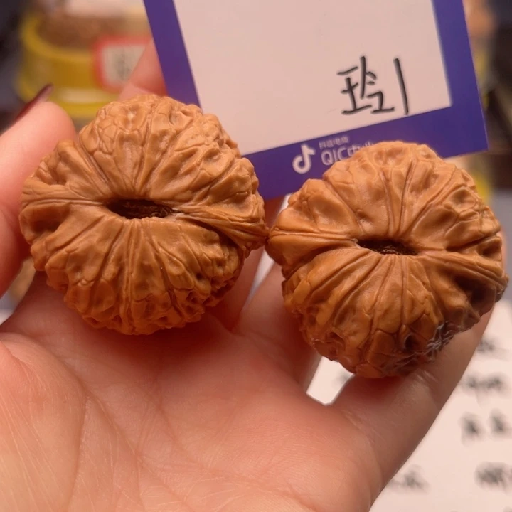 文玩核桃吊坠涛**旧文玩核桃把件1