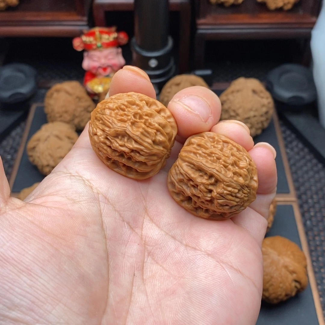 蒙***³把件文玩核桃龙珠
