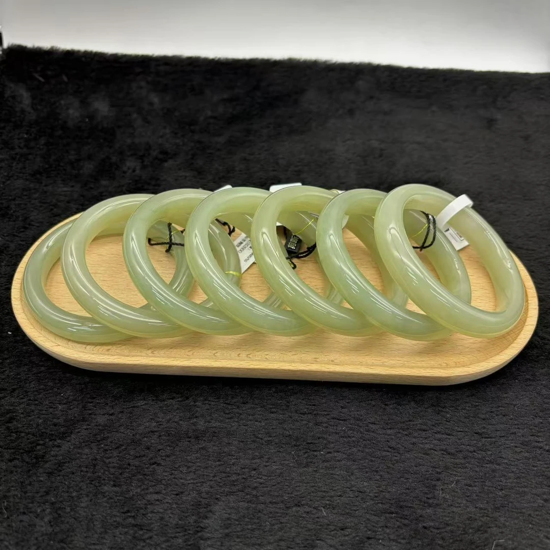 天然和田玉手镯精美时尚气质有瑕款多样性发货其一94