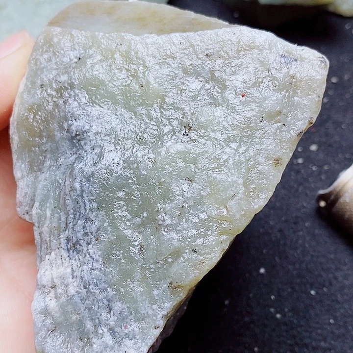 未镶嵌和田玉（糖玉）珠宝半成品