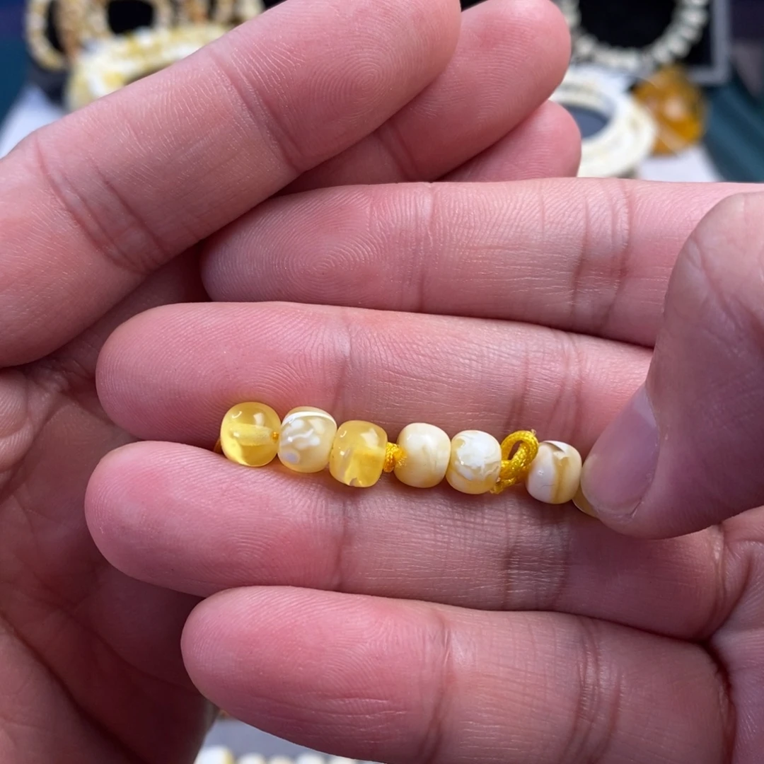 随***看琥珀未镶嵌裸石7.2mm