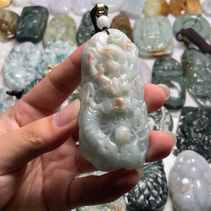 炸***哥翡翠未镶嵌颈饰龙牌