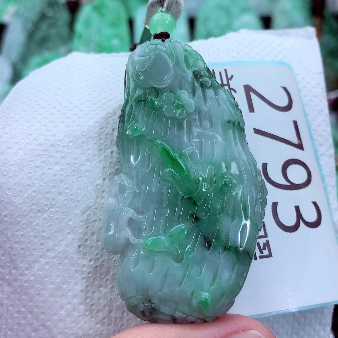 吊坠(不含链)未镶嵌翡翠