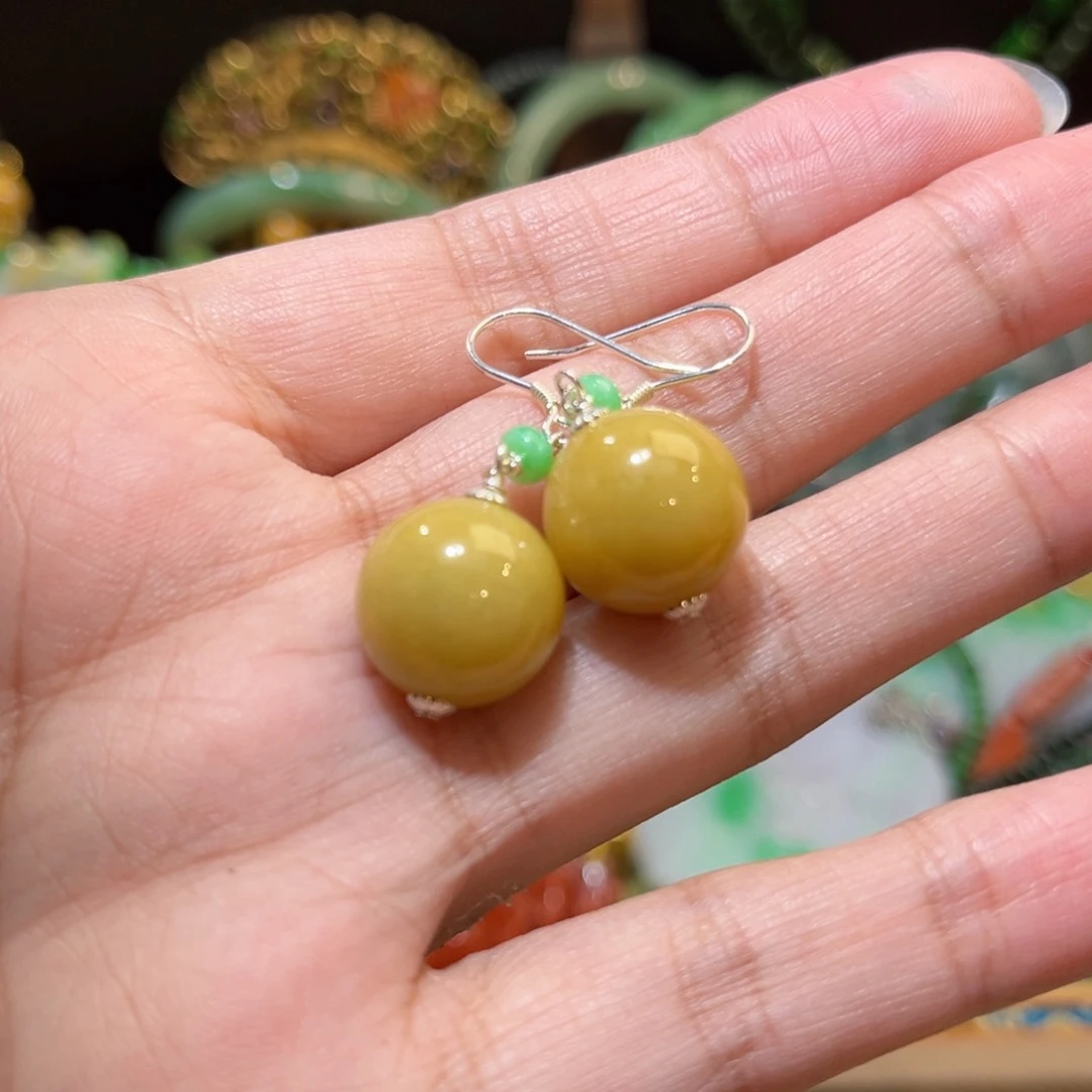 翡翠未镶嵌颈饰待编织