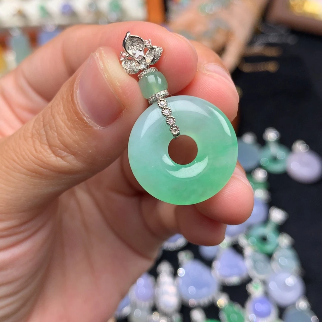 吊坠(不含链)18K金镶嵌翡翠