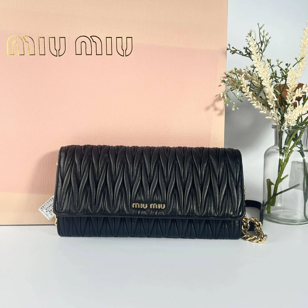 95新 MIU MIU/缪缪 胖虎曼曼/缪缪/95新/公价0/31B2506240081