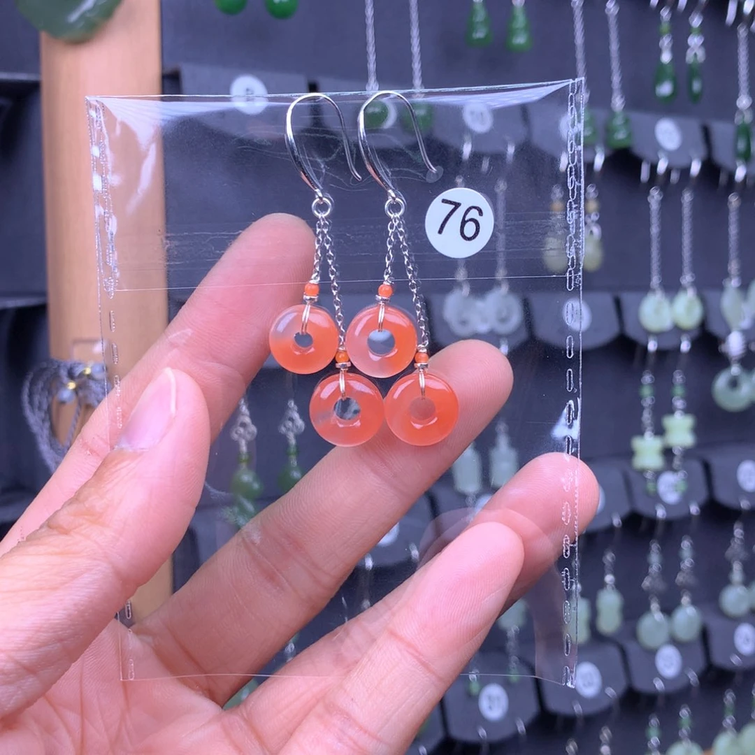 南红玛瑙耳饰银S925镶嵌在****下