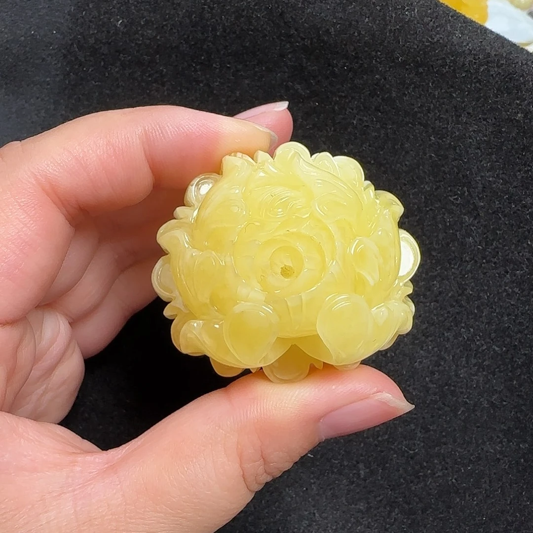 蜜蜡未镶嵌珠宝奇石