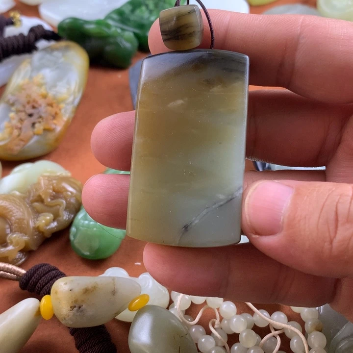 未镶嵌和田玉挂件