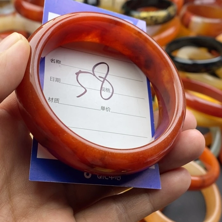 未镶嵌手镯石英质玉