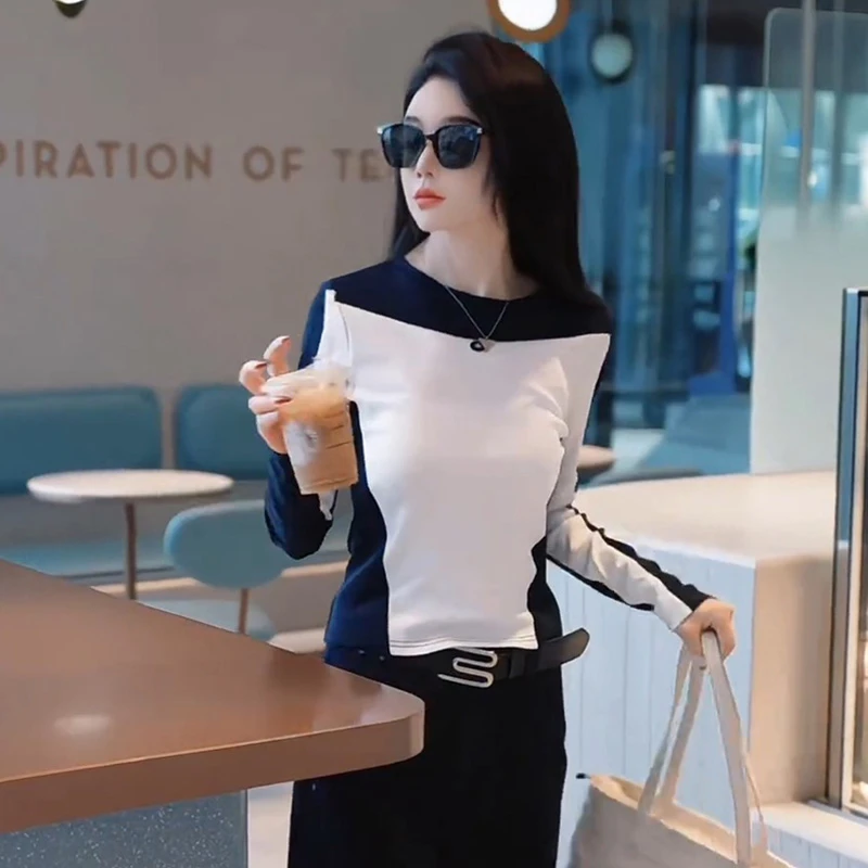 时尚潮流小众设计拼接撞色T恤女2025早秋新款修身显瘦打底衫上衣