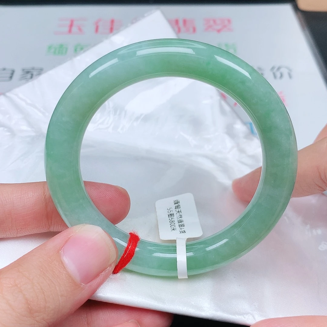 未镶嵌手镯翡翠天然翡翠手镯