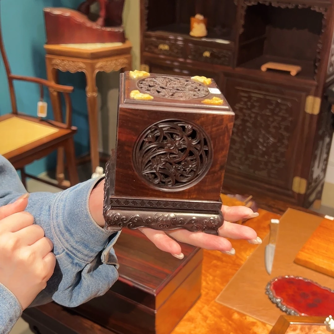 红酸枝木类成套家具