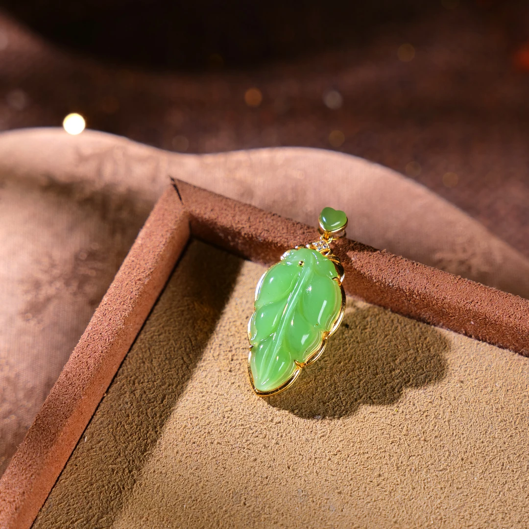 【小雨来了】18k金镶嵌和田玉碧玉苹果绿金枝玉叶吊坠 多样性发一件