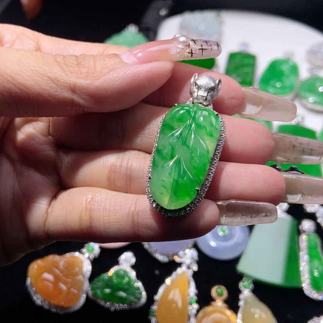 翡翠手链18K金镶嵌吊坠