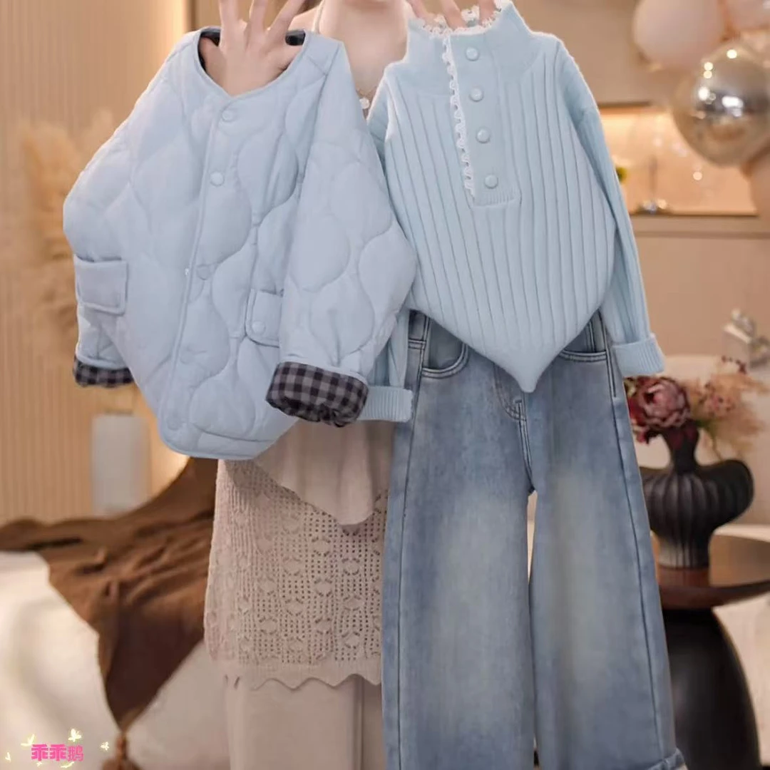 女童秋冬套装2025新款儿童洋气女宝冬季加厚棉服毛衣牛仔裤三件套