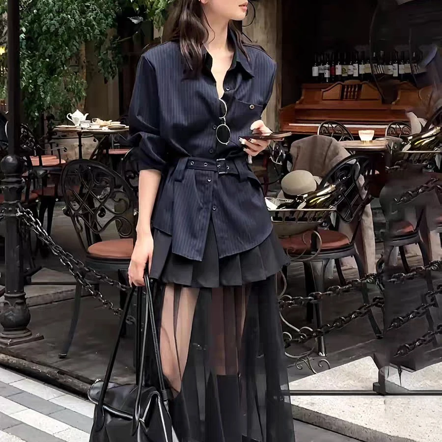 复古高级感休闲套装2025早秋新款藏青色条纹衬衫百褶网纱裙两件套