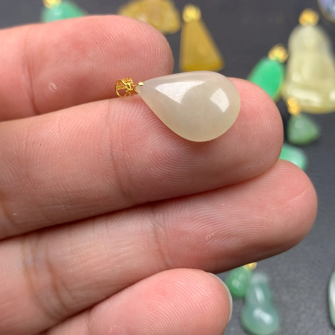 【闪购商品】颈饰18K金镶嵌翡翠翡翠