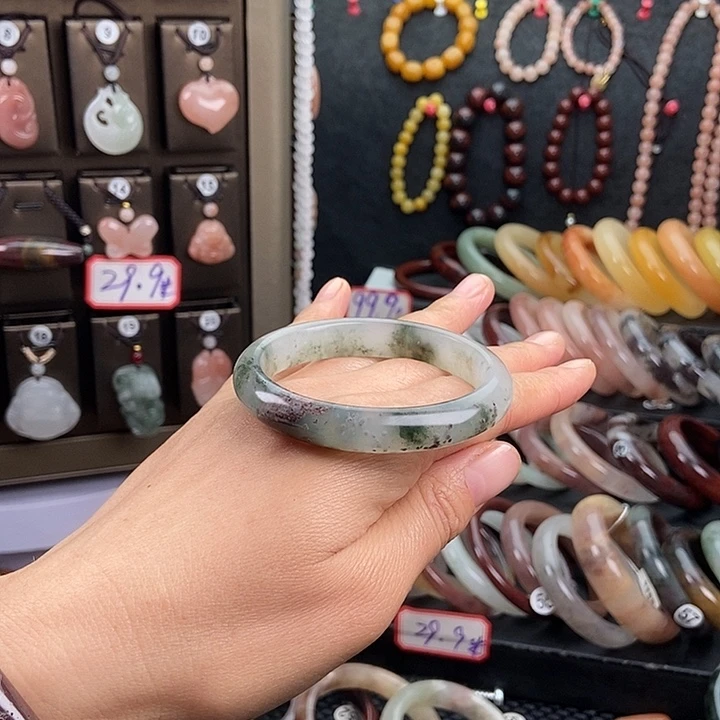 醒***醒石英质玉未镶嵌手镯