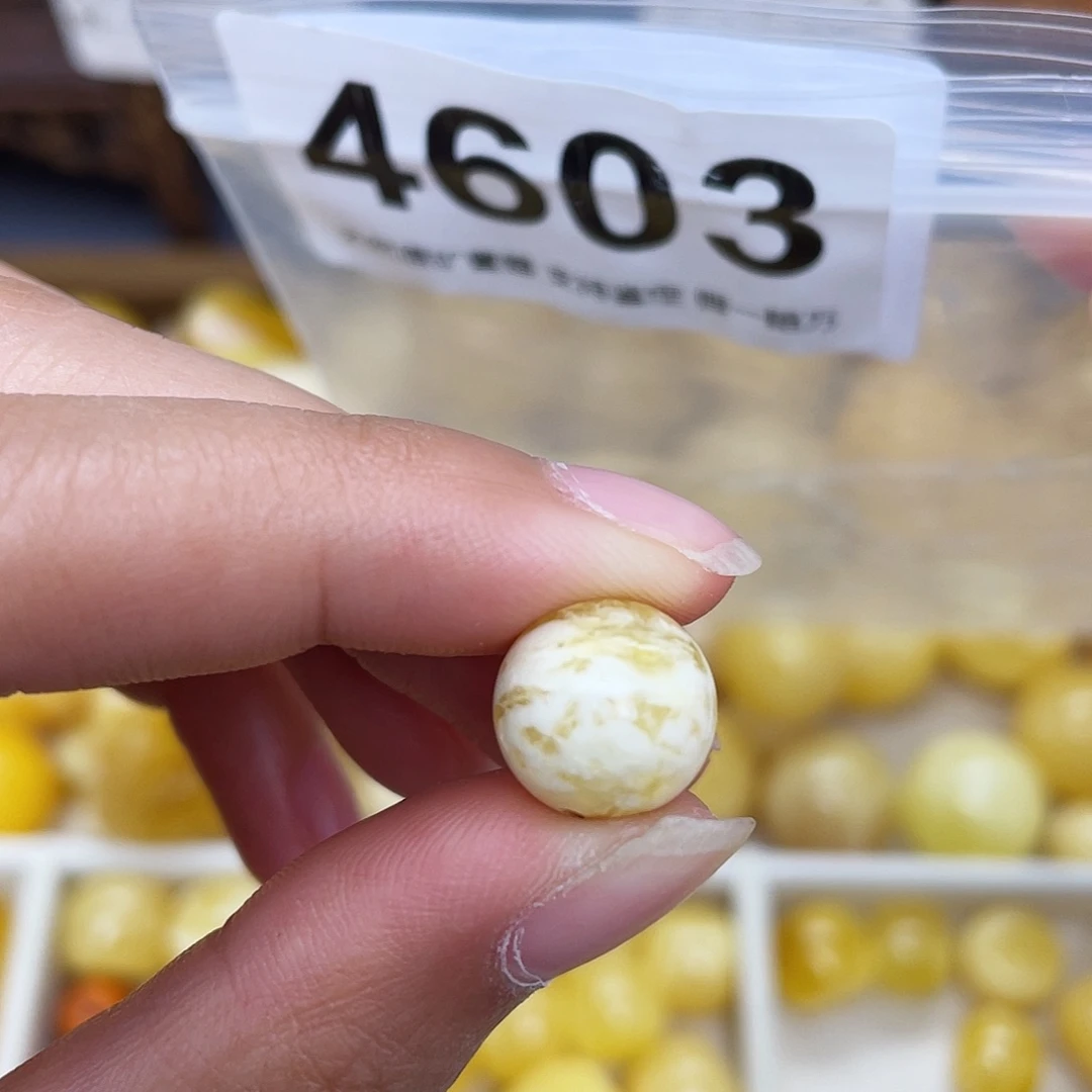 蜜蜡未镶嵌珠宝奇石11.7沁色
