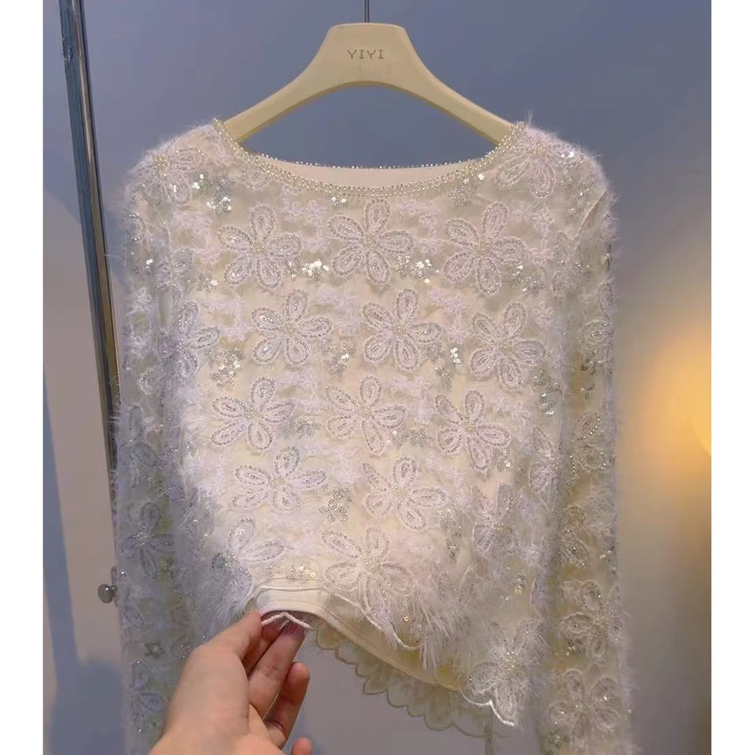 2025年秋冬 韩版重工亮片圆领外穿打底衫显瘦高腰短款镂空长袖