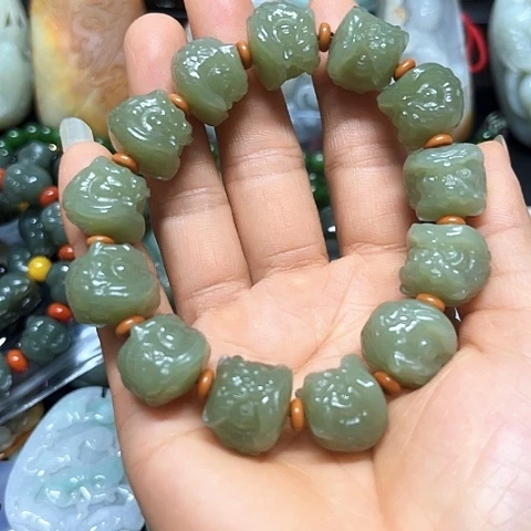 颈饰未镶嵌和田玉