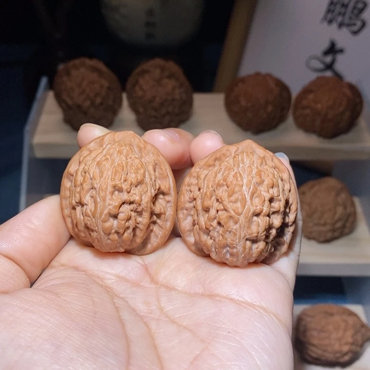 文玩核桃吊坠寿桃