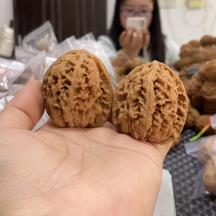 文玩核桃吊坠将军41小黄尖一捏捏