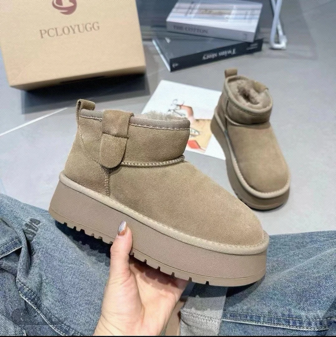 女士纯色时尚雪地靴保暖雪地棉时尚女款雪地靴短靴