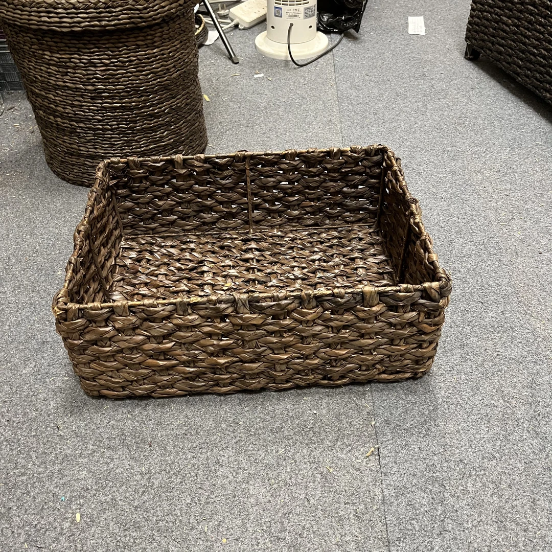 1355号蒲草编制收纳筐`45*32*16（有瑕疵介意勿拍）