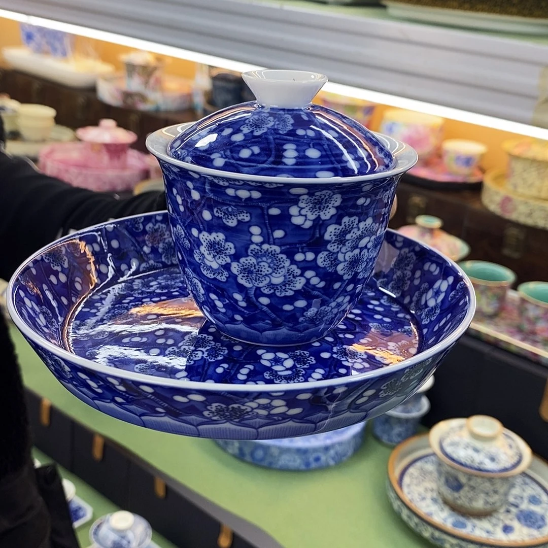 盖碗里的水煮开后放入