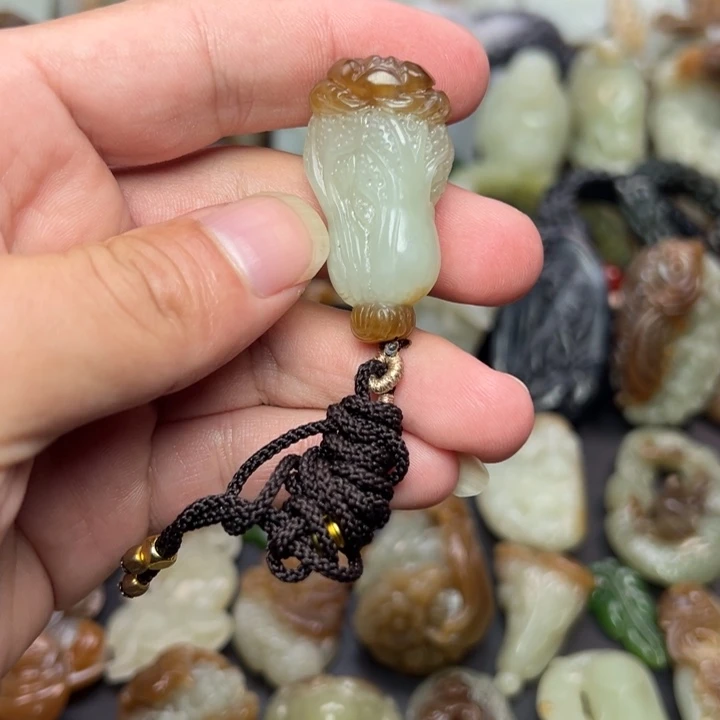 和田玉未镶嵌挂件