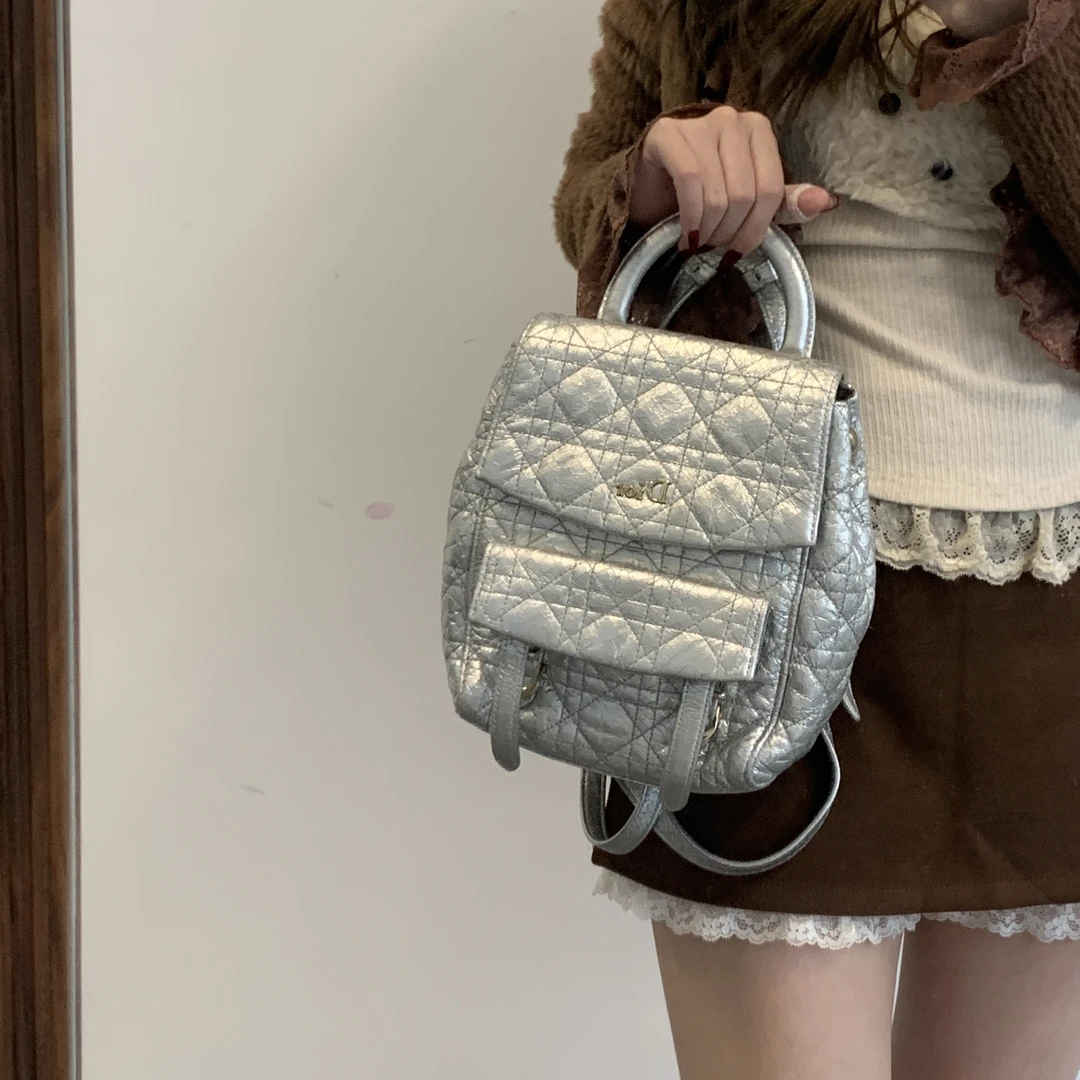 95新 DIOR/迪奥 dior 太空银菱格纹双肩包