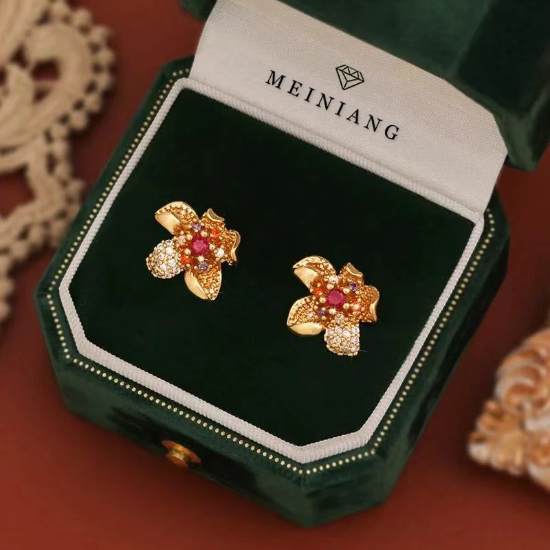 铜合金耳饰 媚娘【设计师】满钻雏菊花蕊耳钉高级感轻奢宫廷风耳环