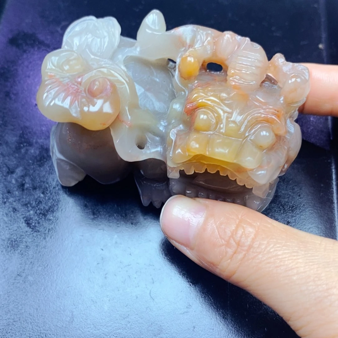 石英质玉（黄龙玉）未镶嵌颈饰